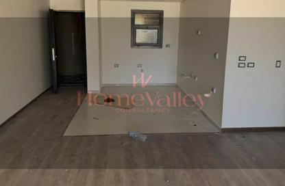 Apartment - 3 Bedrooms - 2 Bathrooms for sale in Village West - Sheikh Zayed Compounds - Sheikh Zayed City - Giza