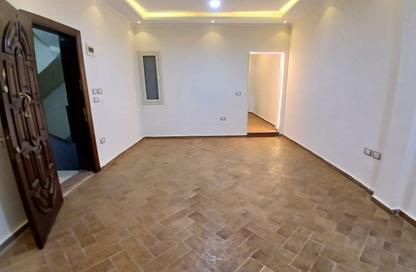 Apartment - 2 Bedrooms - 1 Bathroom for rent in Osama Bin Zaid St. - Mustafa Kamel - Hay Sharq - Alexandria