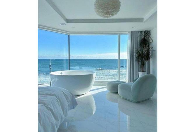 70101640 - Property Image 2