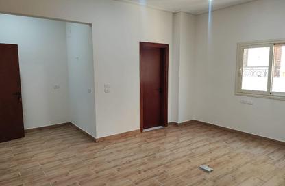 Co-Working Space - Studio - 2 Bathrooms for rent in El Yasmeen 8 - El Yasmeen - New Cairo City - Cairo