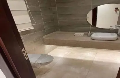 شقة - 2 غرف نوم - 2 حمامات للبيع في حدائق المهندسين - الحي الرابع - الشيخ زايد - الجيزة