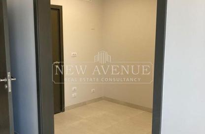 Clinic - Studio - 1 Bathroom for sale in New Giza - Cairo Alexandria Desert Road - 6 October City - Giza