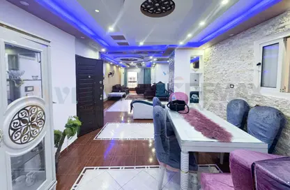 شقة - 4 غرف نوم - 2 حمامات للبيع في ميامي - حي اول المنتزة - الاسكندرية