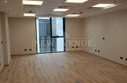 Office Space - Studio - 1 Bathroom for rent in Hyde Park Business District Mall - South Teseen St. - The 5th Settlement - New Cairo City - Cairo