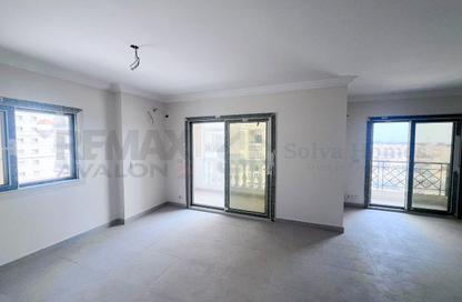 شقة - 3 غرف نوم - 3 حمامات للايجار في صوارى - كمبوندات الاسكندرية - الاسكندرية