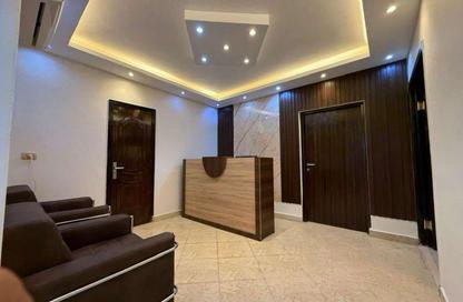 مكتب عمل جماعي - استوديو - 2 حمامات للايجار في شارع احمد فخري - المنطقة السادسة - مدينة نصر - القاهرة