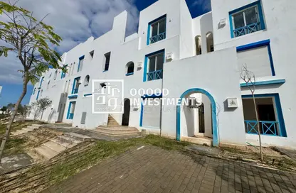 Chalet - 3 Bedrooms - 2 Bathrooms for sale in Mountain View - Ras Al Hekma - North Coast