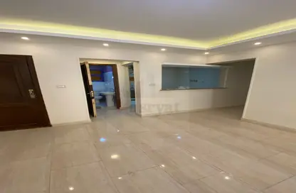 شقة - 3 غرف نوم - 2 حمامات للايجار في شارع زيزينيا - المستثمرين الجنوبية - مدينة القاهرة الجديدة - القاهرة