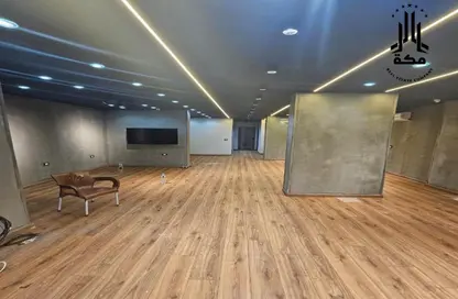 محل تجاري - استوديو - 1 حمام للايجار في شارع الحجاز - ميدان المحكمة - مصر الجديدة - القاهرة