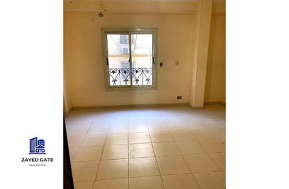 Apartment - 3 Bedrooms - 2 Bathrooms for sale in Street 100   Al Fairouz St. - 10th District - Sheikh Zayed City - Giza