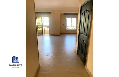 Apartment - 3 Bedrooms - 2 Bathrooms for sale in Street 100   Al Fairouz St. - 10th District - Sheikh Zayed City - Giza