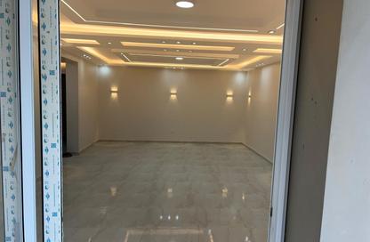 Apartment - 3 Bedrooms - 3 Bathrooms for sale in Garden Residence - Hyde Park - New Cairo City - Cairo