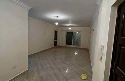 Apartment - 3 Bedrooms - 1 Bathroom for sale in El Koronfel - The 5th Settlement - New Cairo City - Cairo Apartment - 3 Bedrooms - 1 Bathroom for sale in El Koronfel - The 5th Settlement - New Cairo City - Cairo