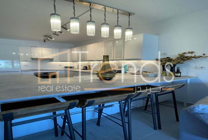 97428162 - Property Image 2