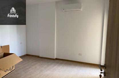 Apartment - 3 Bedrooms - 3 Bathrooms for sale in Fifth Square - The 5th Settlement - New Cairo City - Cairo