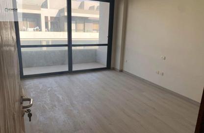 Apartment - 4 Bedrooms - 4 Bathrooms for sale in El Patio 7 - 5th Settlement Compounds - The 5th Settlement - New Cairo City - Cairo