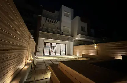 Townhouse - 4 Bedrooms - 4 Bathrooms for sale in Hyde Park Business District Mall - South Teseen St. - The 5th Settlement - New Cairo City - Cairo