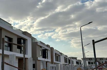 Townhouse - 5 Bedrooms - 5 Bathrooms for sale in Cluster 18 - Hyde Park - New Cairo City - Cairo