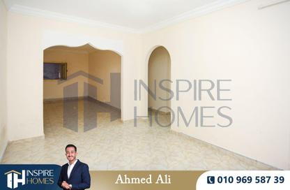 Apartment - 3 Bedrooms - 1 Bathroom for sale in Tout Ankh Amoun St. - Smouha - Hay Sharq - Alexandria