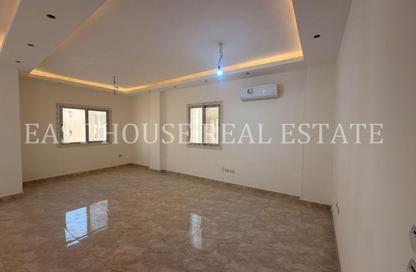 Apartment - 3 Bedrooms - 2 Bathrooms for rent in Mostashareen - North Investors Area - New Cairo City - Cairo