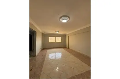 شقة - 2 غرف نوم - 1 حمام للبيع في شارع الحريه - المعادي الجديدة - حي المعادي - القاهرة