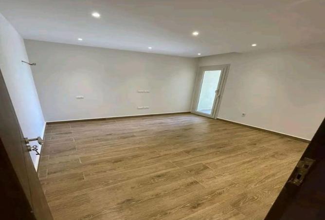 8700877 - Property Image 2