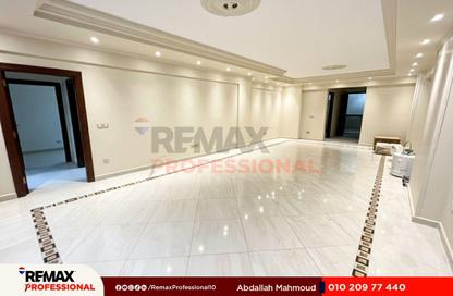 Apartment - 3 Bedrooms - 2 Bathrooms for sale in El Riada School St. - Smouha - Hay Sharq - Alexandria