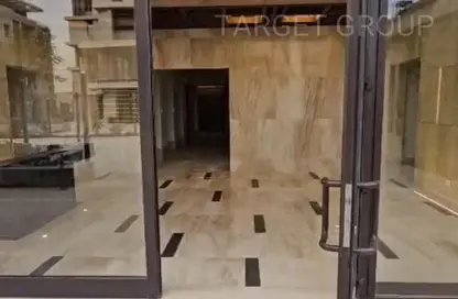 عيادة - 5 غرف نوم - 2 حمامات للايجار في ديستريكت 5 - كمبوندات التجمع الخامس - التجمع الخامس - مدينة القاهرة الجديدة - القاهرة