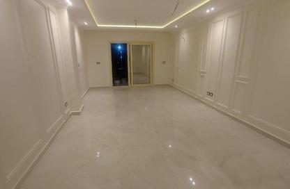 Apartment - 3 Bedrooms - 2 Bathrooms for sale in Al Khamayel city - Sheikh Zayed Compounds - Sheikh Zayed City - Giza
