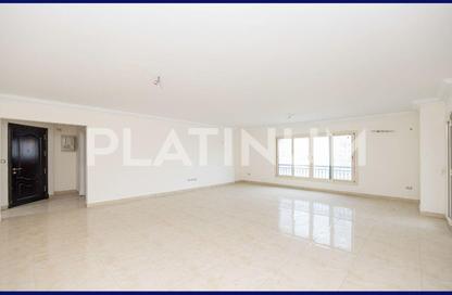 Apartment - 3 Bedrooms - 3 Bathrooms for sale in Madkhal Sharkt Al Nakhl Wa Al Handasa St. - Smouha - Hay Sharq - Alexandria