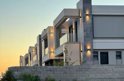 Villa - 4 Bedrooms - 4 Bathrooms for sale in Ivoire - Sheikh Zayed City - Giza