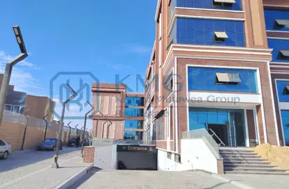 محل تجاري - 2 غرف نوم - 2 حمامات للايجار في وسط القاهرة الجديدة - شارع التسعين الشمالي - التجمع الخامس - مدينة القاهرة الجديدة - القاهرة