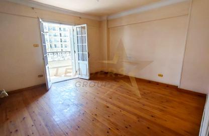 Apartment - 4 Bedrooms - 2 Bathrooms for rent in Abdel Kader Ragab Basha St. - Kafr Abdo - Roushdy - Hay Sharq - Alexandria Apartment - 4 Bedrooms - 2 Bathrooms for rent in Abdel Kader Ragab Basha St. - Kafr Abdo - Roushdy - Hay Sharq - Alexandria