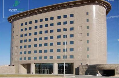 Office Space - Studio - 3 Bathrooms for rent in South Gate Mall - South Teseen St. - The 5th Settlement - New Cairo City - Cairo