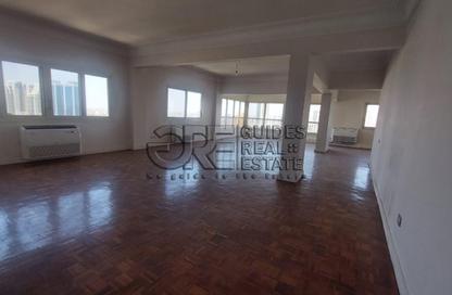 Apartment - 4 Bedrooms - 4 Bathrooms for rent in El Gezirah St. - Zamalek - Cairo