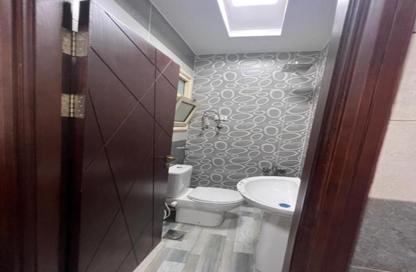 Office Space - 2 Bedrooms - 1 Bathroom for rent in Beverly Hills Road - 17th District - Sheikh Zayed City - Giza