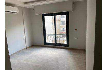 Apartment - 3 Bedrooms - 3 Bathrooms for sale in Village West - Sheikh Zayed Compounds - Sheikh Zayed City - Giza