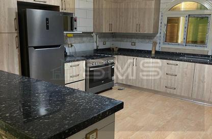 Apartment - 3 Bedrooms - 2 Bathrooms for rent in Doctor Yassin Abdel Ghaffar St. - Area C - Ganoob El Acadimia - New Cairo City - Cairo