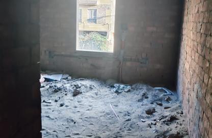 Apartment - 3 Bedrooms - 1 Bathroom for sale in Abou El Houl - New Cairo City - Cairo Apartment - 3 Bedrooms - 1 Bathroom for sale in Abou El Houl - New Cairo City - Cairo