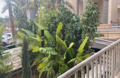 Apartment - 2 Bedrooms - 2 Bathrooms for sale in Hyde Park - New Cairo City - Cairo