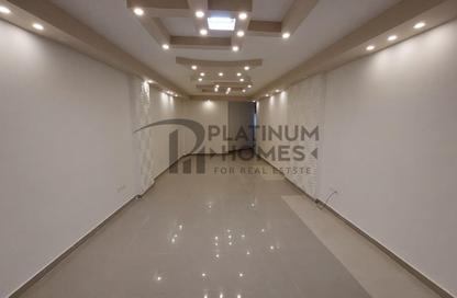 Apartment - 3 Bedrooms - 2 Bathrooms for rent in Kafr Abdo - Roushdy - Hay Sharq - Alexandria