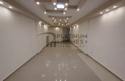 شقة - 3 غرف نوم - 2 حمامات للايجار في كفر عبده - رشدي - حي شرق - الاسكندرية