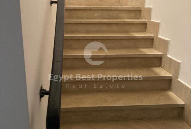 98010588 - Property Image 2