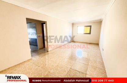 Apartment - 2 Bedrooms - 1 Bathroom for sale in Abou Quer Road - Roushdy - Hay Sharq - Alexandria