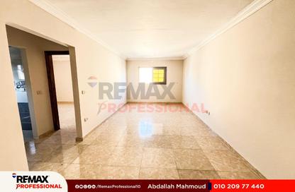 Apartment - 2 Bedrooms - 1 Bathroom for sale in Abou Quer Road - Roushdy - Hay Sharq - Alexandria