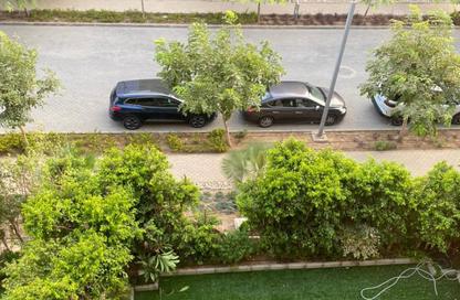 Apartment - 2 Bedrooms - 2 Bathrooms for sale in Palm Hills Village Gate - South Investors Area - New Cairo City - Cairo