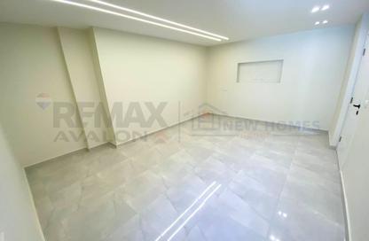 شقة - 2 - 1 للبيع في ميدان الكورنيش - سبورتنج - حي شرق - الاسكندرية