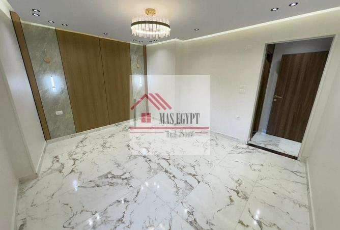 Apartment - 3 Bedrooms - 3 Bathrooms for sale in Gameat Al Dewal Al Arabeya St. - Mohandessin - Giza Apartment - 3 Bedrooms - 3 Bathrooms for sale in Gameat Al Dewal Al Arabeya St. - Mohandessin - Giza