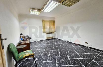 Office Space - Studio - 1 Bathroom for sale in Garden City Smouha St. - Smouha - Hay Sharq - Alexandria