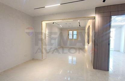 Apartment - 3 Bedrooms - 1 Bathroom for sale in Iskandar Ibrahim St. - Miami - Hay Awal El Montazah - Alexandria